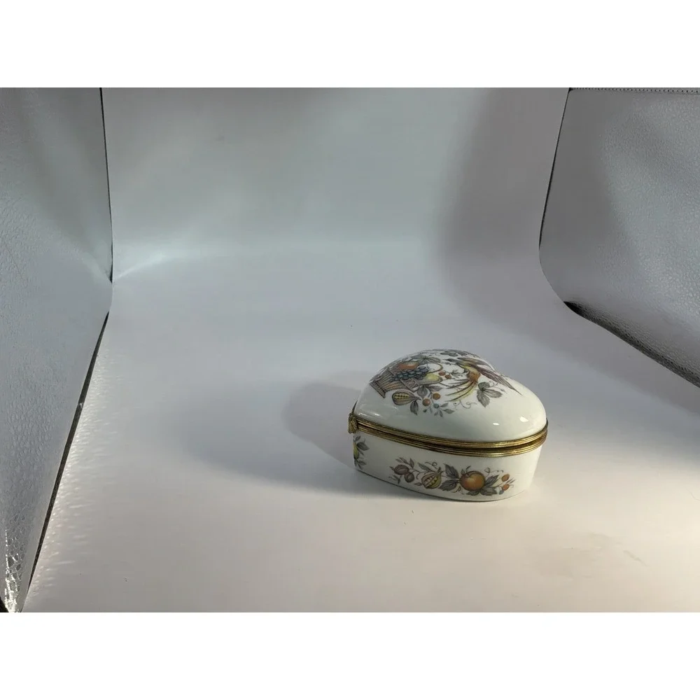 Limoges, France Heart Shaped Trinket‎ Box 3.5